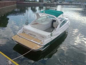 Lancha Caprice 270 - Vista da Popa