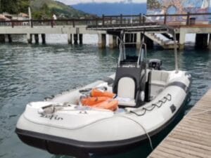 Bote Zefir G600 GII – Vista de Proa e Perfil Lateral