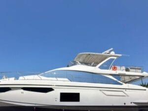 Azimut 62 - 2023 - Vista externa lateral da embarcação