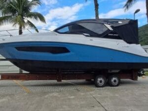 Focker 366 GTS 2025 - Vista externa lateral da embarcação