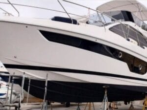 Schaeffer 450 2023 - Vista externa lateral da embarcação