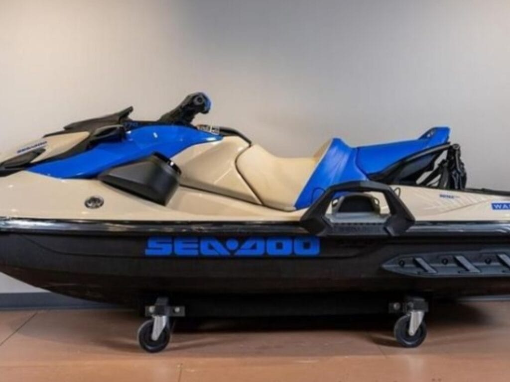 Jetski SEADOO WAKE 170 2025 - Vista da Lateral Externa