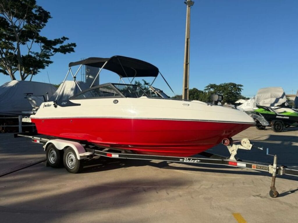 Focker 212 2022/23 - Vista da Lateral Externa da Proa