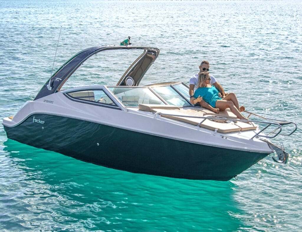 Lanchas Focker: luxo, performance e conforto no mar