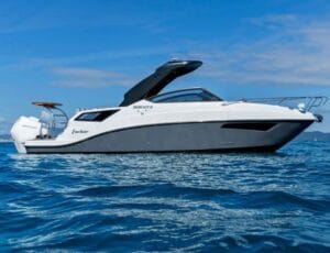 Focker 300 GTX 2024 - Vista da Lateral Externa