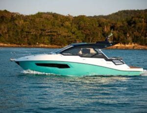 Focker 388 2025 - Vista da Lateral Externa da Lancha