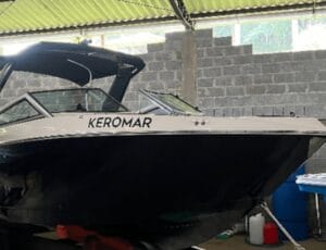 Focker 242 GTO Black Edition - Vista da Lateral Externa Lancha