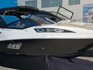 Focke 333 GT Black Edition 2025 - Vista Lateral Externa da lancha