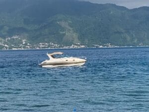 Triton Yachts 295 2013 – Vista da Lateral Externa da Lancha