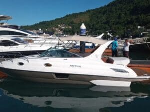Triton Yachts 300 Classic 2016 – Vista da Lateral Externa da Lancha