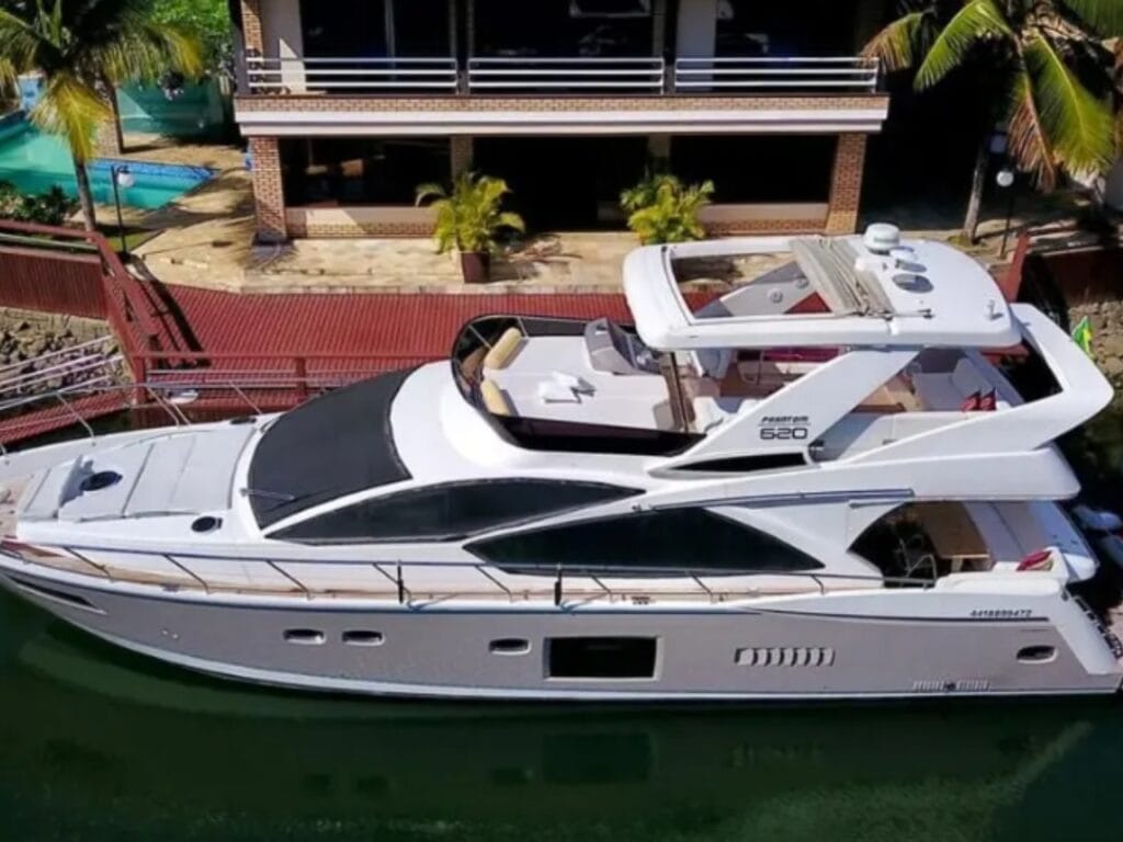 Schaefer Phantom 620 Pininfarina 2011 - Vista da Lateral Externa da lancha