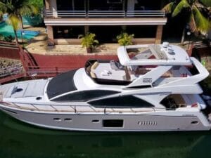 Schaefer Phantom 620 Pininfarina 2011 - Vista da Lateral Externa da lancha