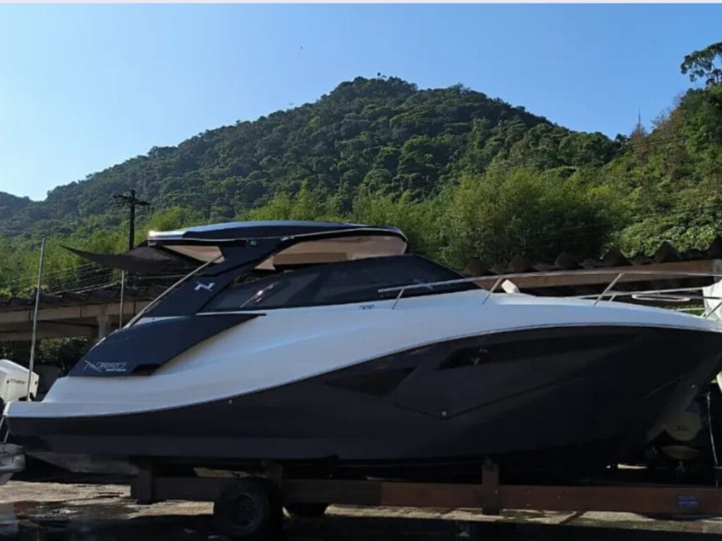 NX 360 Sport Coupé 2023 seminova – Vista da Lateral Externa da Proa